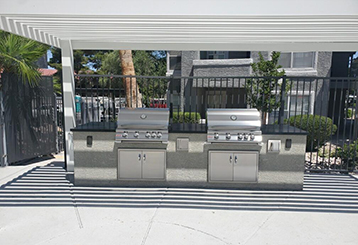 Custom-built Outdoor Kitchen | Los Angeles